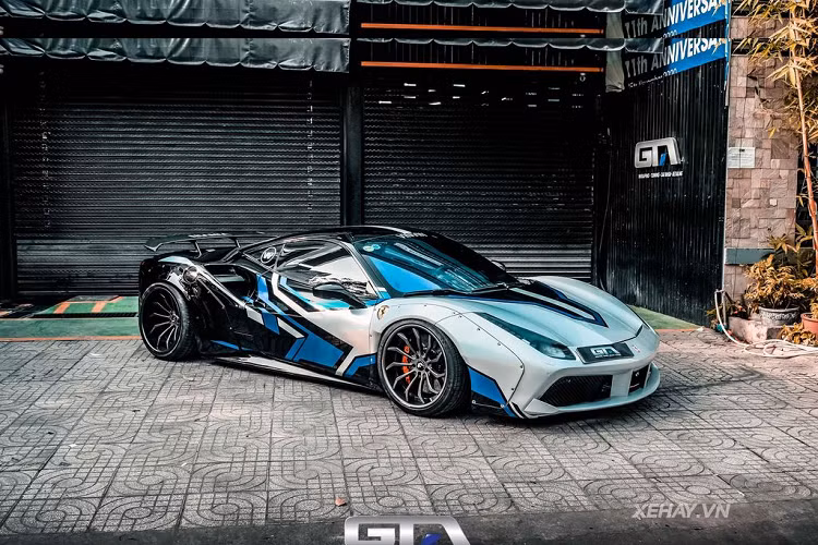 Hình ảnh chiếc xe trong "bộ cánh" cực ấn tượng hồi đầu tháng 4 vừa qua