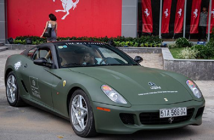 Nhung cu chuyen nhuong sieu xe dinh dam cua dai gia Viet nam 2020-Hinh-2