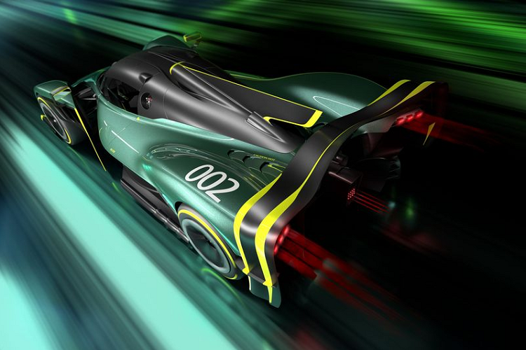 Ngoài ra, Aston Martin Valkyrie AMR Pro mới cũng không dùng hệ thống hybrid của xe đường trường mà chỉ dùng động cơ hút khí tự nhiên V12 dung tích 6.5L do Cosworth phát triển, sản sinh công suất 1.000 mã lực.