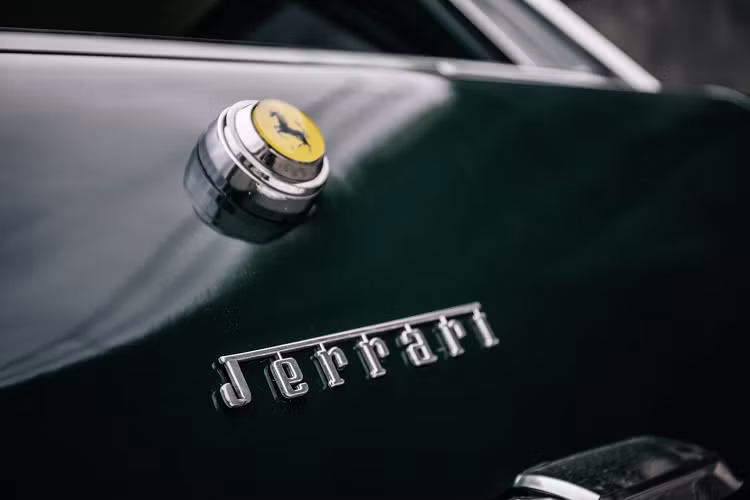 Trong khi đó, chiếc Jerrari 1 kể trên đã mang động cơ Chevy V8 và được hoàn thiện bằng màu xanh lá cây. Chiếc xe đã rời khỏi bộ sưu tập của Harrah sau khi ông qua đời vào năm 1978 và cuối cùng được tìm thấy ở Đức vào năm 2008, nơi nó đang được rao bán ngay bây giờ. Trải qua hơn 50 năm, chiếc Jerrari 1969 vẫn chỉ mới đi khoảng 11.000km