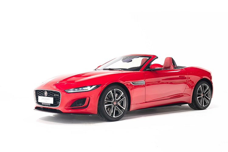 Kết hợp với hộp số tự động 8 cấp, mẫu xe thể thao Jaguar F-Type V8 2021 dễ dàng bứt tốc từ 0 - 100 km/h trong 4,5 giây, tốc độ tối đa tăng lên mức 285 km/h