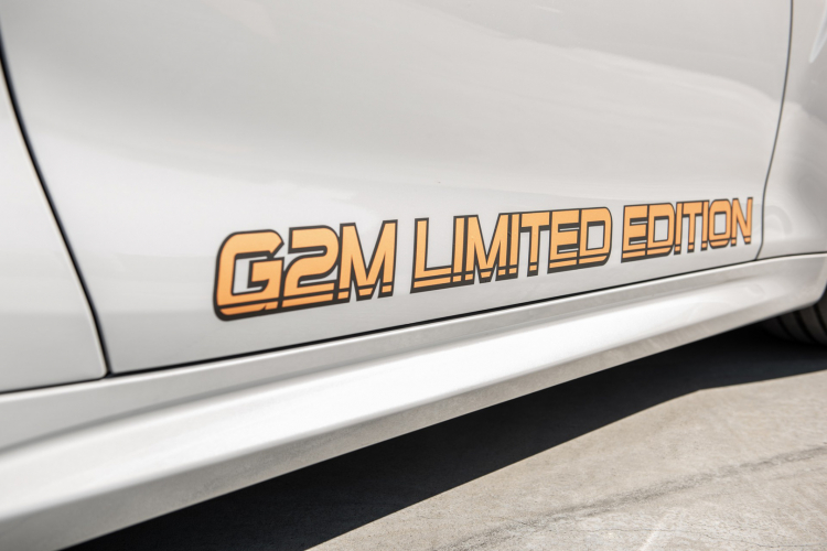 Ngoại thất M2 của G-Power nổi bật với dòng chữ “GM2 Limited Edition” trên mui xe, cửa và cốp xe. Khách hàng có thể tùy chọn thêm mâm xe hợp kim Hurricane RS hoặc Hurricane RR để mang đến cho chiếc xe vẻ ngoài đặc biệt hơn.
