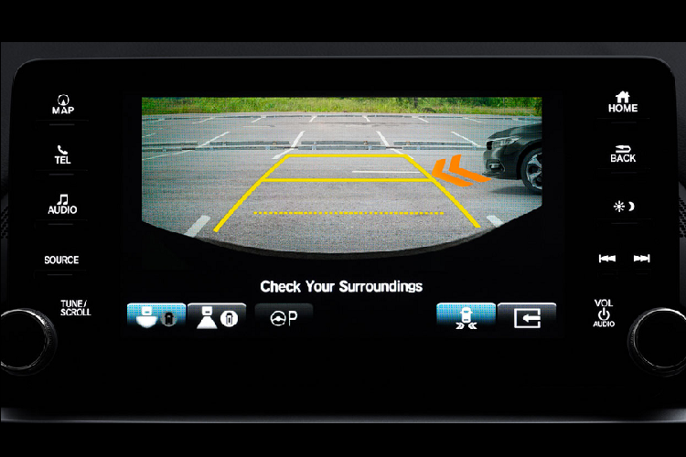 Tất cả các bản Accord 2021 sẽ đi kèm với hệ thống an toàn Honda SENSING, bao gồm đèn pha tự động chiếu xa, tự động điều chỉnh chùm sáng cao; Hệ thống phanh giảm thiểu va chạm; Cảnh báo va chạm với hỗ trợ phanh; Kiểm soát hành trình thích ứng; cảnh báo lệch làn và giữ làn đường.