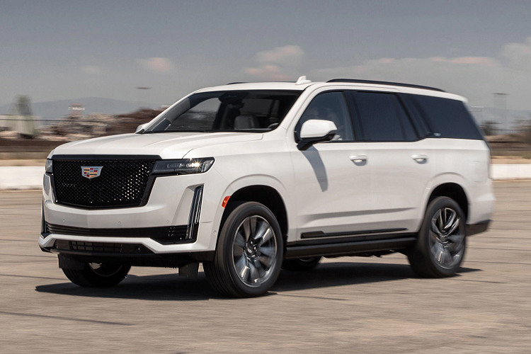 Ngoài ra, Escalade còn được trang bị hệ thống treo sau độc lập, cho phép chiếc SUV với cấu trúc khung rời body-on-frame có khả năng xử lý tốt hơn và cung cấp nhiều không gian nội thất hơn.