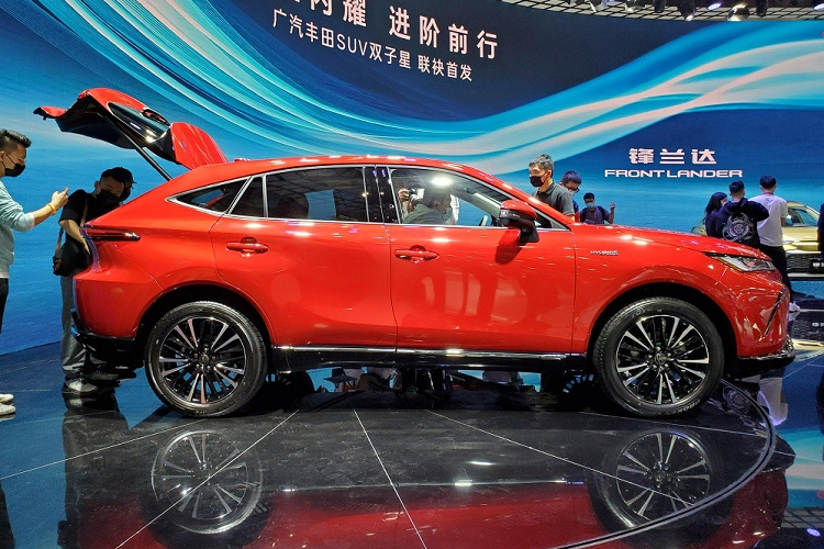 Khi mua Toyota Venza 2022, khách hàng Trung Quốc có thể chọn 1 trong 2 loại động cơ. Đầu tiên là động cơ xăng 4 xi-lanh, dung tích 2.0L với công suất tối đa 171 mã lực và mô-men xoắn cực đại 207 Nm.