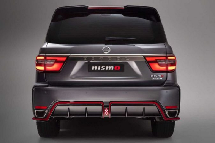 Xe có 4 tùy chọn màu ngoại thất là trắng White Pearl, đen Black Solid, xám Grey và bạc Silver. Giá xe Nissan Patrol Nismo 2021 khởi điểm từ 385.000 AED (tương đương khoảng 2,4 tỷ đồng).