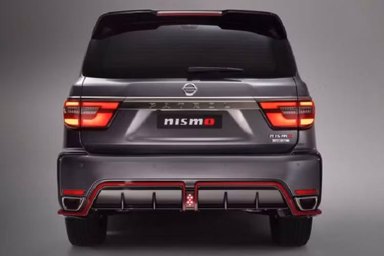 Xe có 4 tùy chọn màu ngoại thất là trắng White Pearl, đen Black Solid, xám Grey và bạc Silver. Giá xe Nissan Patrol Nismo 2021 khởi điểm từ 385.000 AED (tương đương khoảng 2,4 tỷ đồng).