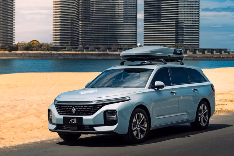 Station wagon có thể là một phân khúc xe đã chết ở đa số thị trường trên thế giới, nhưng không phải ở Trung Quốc. Trên thực tế, General Motors, hay chính xác hơn là liên doanh SAIC-GM-Wuling, mới đây đã ra mắt một mẫu station wagon mới tại nước này với tên gọi Baojun Valli 2021 mới.