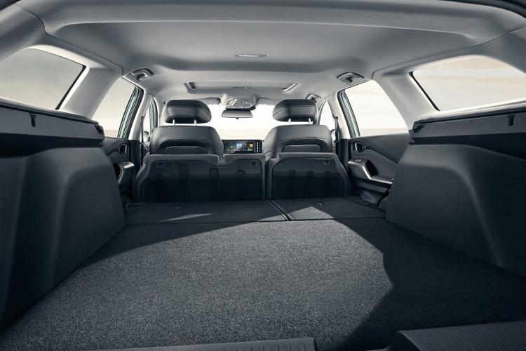 GM nói rằng Valli SW mới sẽ có tích hợp kết nối internet, chức năng điều khiển từ xa, kiểm soát bằng giọng nói, hệ thống thông tin giải trí tân tiến và nhiều tính năng công nghệ khác nữa. Nó cũng cho phép chủ xe điều khiển một số chức năng hộ gia đình ngay từ cabin, và chở những dạng hàng hóa lớn với không gian 1.670 lít ở sau hàng ghế đầu.