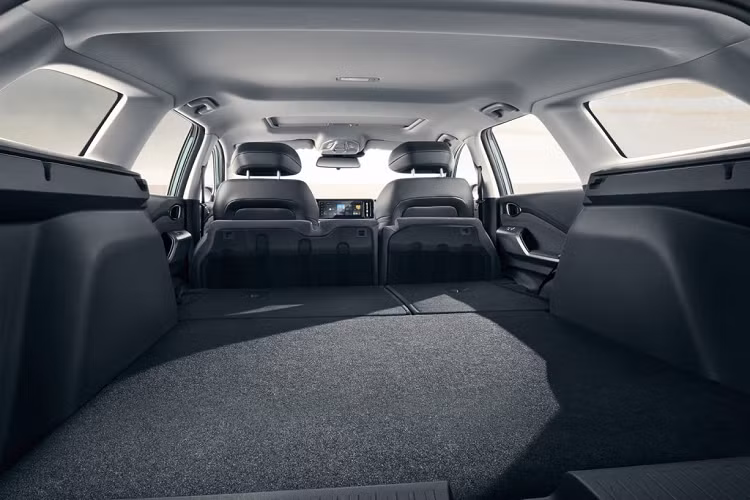 GM nói rằng Valli SW mới sẽ có tích hợp kết nối internet, chức năng điều khiển từ xa, kiểm soát bằng giọng nói, hệ thống thông tin giải trí tân tiến và nhiều tính năng công nghệ khác nữa. Nó cũng cho phép chủ xe điều khiển một số chức năng hộ gia đình ngay từ cabin, và chở những dạng hàng hóa lớn với không gian 1.670 lít ở sau hàng ghế đầu.