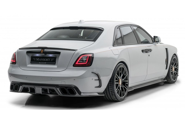 Được biết, gói nâng cấp sức mạnh động cơ của Mansory cho Rolls-Royce Ghost 2021 bao gồm thiết bị điều khiển động cơ mới, nắp che động cơ sợi carbon, hệ thống tăng áp turbo lớn hơn, và hệ thống ống xả hoàn toàn mới đi kèm bộ chuyển đổi khí thải hiệu năng cao.