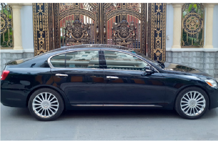 Để tiết kiệm chi phí mua xe hơn nhằm chừa chi phí để dùng cho việc bảo dưỡng sửa chữa, người mua hoàn toàn có thể tiếp cận những chiếc GS 350 đời 2008 được chào bán rộng rãi với giá từ 600 – 700 triệu đồng, ngang tầm giá sedan hạng C phổ thông như Kia Cerato. 