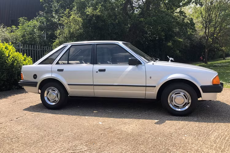 Sau khi sinh Hoàng tử William, bà đã bán chiếc Escort cho một người buôn đồ cổ vào năm 1982 với giá 6.000 bảng (tương đương 8.469 USD hiện tại). Sau đó, nó tiếp tục được bán cho một nhà sưu tầm. Hơn 20 năm sau, chiếc Ford Escort này một lần nữa được rao bán.