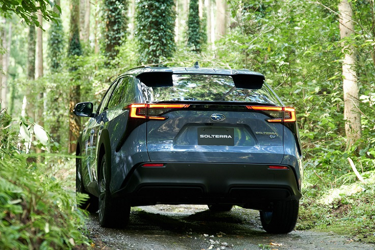 Subaru cho biết Solterra sẽ bắt đầu mở bán trên toàn thế giới vào khoảng giữa năm sau. Các thông tin chi tiết hơn về Subaru Solterra dự kiến sẽ được công bố tại Triển lãm Ô tô Los Angeles sắp diễn ra vào ngày 19/11.