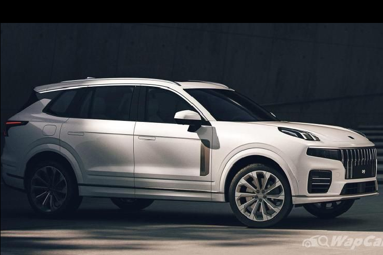 Một số nguồn tin trước đó cho biết rằng Lynk &amp; Co 09 cũng sẽ dùng chung động cơ tăng áp 2.0L plug-in hybrid kết nối với hộp số tự động 8 cấp giống như XC90. Thiết lập này mang đến cho phiên bản PHEV sức mạnh 431 mã lực, thậm chí còn cao hơn 24 mã lực so với XC90 T8.