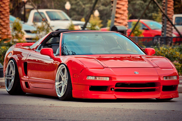 Đầu tiên trông số những chiếc xe ôtô Nhật Bản hàng hiếm chính là Honda NSX Type R, đây là phiên bản hiệu năng cao của thế hệ NSX đầu tiên với 483 chiếc được ra lò