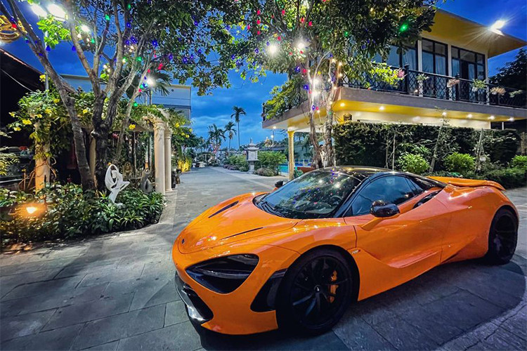 "Trái tim" của siêu mui trần McLaren 720S Spider thứ 6 về Việt Nam vẫn là khối động cơ xăng V8, tăng áp kép, dung tích 4.0 lít, sản sinh công suất tối đa 710 mã lực tại vòng tua máy 7.000 vòng/phút và mô-men xoắn cực đại 770 Nm tại vòng tua máy 5.500 vòng/phút