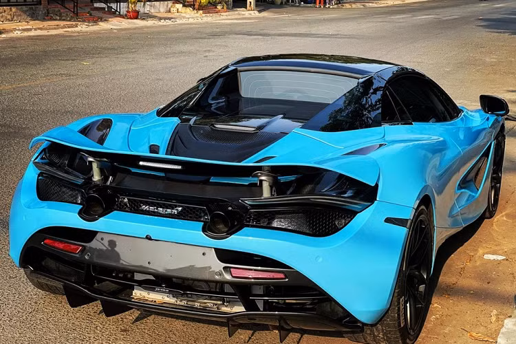Khá thú vị là trước siêu xe mui trần McLaren 720S Spider, mẫu xe đàn anh là McLaren 650S Spider cũng được giới nhà giàu Việt đặc biệt quan tâm và yêu thích khi mang về hơn 9 chiếc.