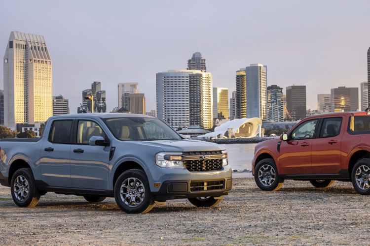 Khách hàng trung thành của hãng cũng sẽ có cơ hội đặt mua phiên bản đặc biệt First Edition Model hoặc gói nâng cấp FX-4 Off-Road Package dành riêng cho bản trang bị AWD. Gói nâng cấp này sẽ bổ sung thêm hệ thống làm mát cho xe, ốp gầm động cơ, bộ lazăng 17 inch và nhiều phụ kiện khác.