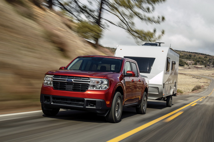 Cụ thể, hai bên vách thùng có sẵn các khe đặt thanh giằng, cho phép người dùng có thể sử dụng các thanh gỗ kích thước 2x4 (inch) hoặc 2x6 (inch) để phân tầng hoặc chia ngăn chứa hàng cho xe. 