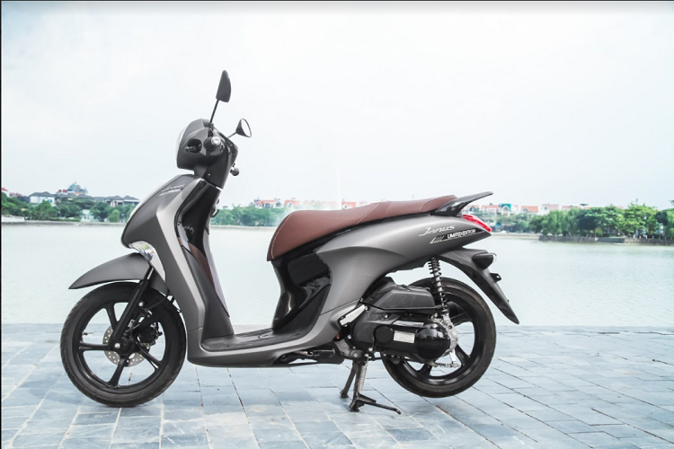 Gia xang tang vot, di xe may tay ga nao de tiet kiem nhien lieu?