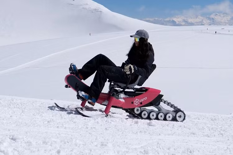 Arosno tự hào chỉ sử dụng các phụ tùng chất lượng cao nhất hiện có trên thị trường xe đạp điện. Chúng bao gồm phanh đĩa thủy lực Magura MT5 eSTOP, đèn Supernova ở phía trước và phía sau, hệ thống treo trước, và hộp số biến thiên liên tục Enviolo.