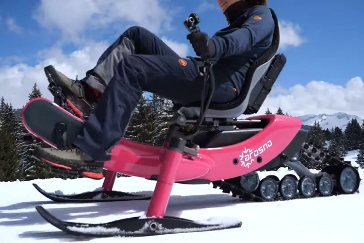 Tùy thuộc vào nơi sinh sống, vào giữa tháng 9, những người đi xe đạp có thể đã đếm ngược từng ngày cho đến khi điều kiện thời tiết buộc họ phải cất chiếc xe yêu quý của mình vào kho. Đối với những người sống ở những khu vực ngập tuyết trong mùa đông, công ty Arosno có một giải pháp vô cùng hấp dẫn cho những người sử dụng xe đạp trượt tuyết.