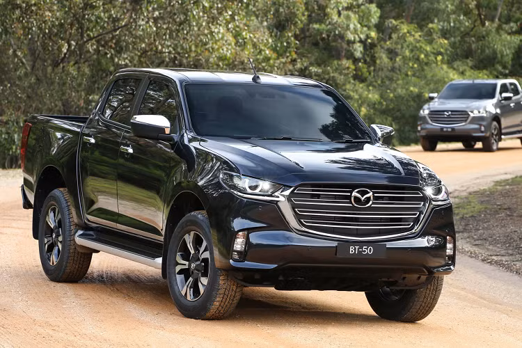 Mặc dù ra mắt chậm hơn thị trường Việt khoảng 4 tháng, nhưng Mazda BT-50 thế hệ mới tại thị trường Malaysia lại đa dạng phiên bản động cơ, đi cùng với mức giá khởi điểm hấp dẫn hơn.