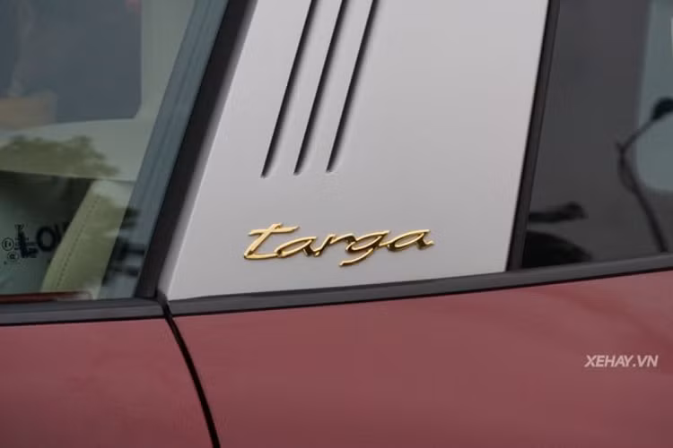 Sức mạnh được gửi tới các bánh xe thông qua hộp số ly hợp kép 8 cấp giúp xe tăng tốc từ 0-100 km/h trong chưa đầy 3,6 giây (khi kích hoạt Launch Control), vận tốc tối đa đạt mức 304 km/giờ.