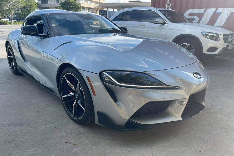 Thông tin ban đầu cho biết, chiếc xe thể thao Toyota Supra 2021 này được mang về nước thông qua 1 công ty nhập khẩu tư nhân. Đích đến của mẫu xe được xem là huyền thoại của các dân chơi sẽ là TP. HCM nhưng chưa rõ đại gia nào sẽ sở hữu.