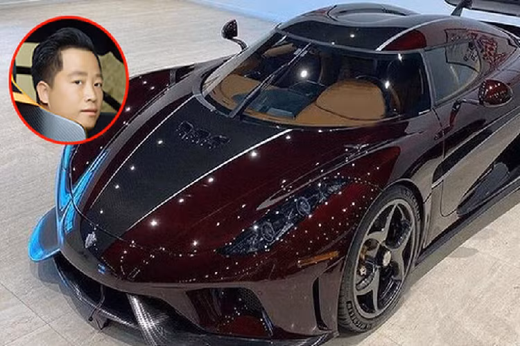Koenigsegg Regera của Hoàng Kim Khánh chưa về, 1 đại gia Asean tuyên bố đã chốt đơn siêu phẩm chỉ có 80 chiếc trên thế giới, dễ dàng nhận thấy xe có ngoại thất sợi carbon. Được biết, doanh nhân này đã có chuyến trải nghiệm ngắn với siêu xe Koenigsegg Regera ở Anh trước khi chốt đơn và sẽ sớm mang về Campuchia.