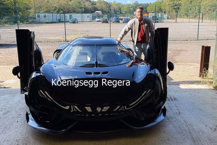 Thông tin về việc đại gia thẩm mỹ ở Sài Gòn - Hoàng Kim Khánh tậu chiếc xe hypercar Koenigsegg Regera trăm tỷ đã khiến giới mê xe trong nước không khỏi vui mừng. Đến nay, hiện chưa rõ khi nào chiếc xe mới về Việt Nam nhưng đã có 1 đại gia kín tiếng khác ở Asean cho biết đã tậu 1 trong số 80 chiếc xe Koenigsegg Regera được sản xuất trên toàn thế giới.
