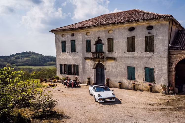 Mẫu xe này vẫn trở thành một phần quan trọng trong lịch sử phát triển của thương hiệu Lamborghini và cũng chính là sự biểu thị cho nỗ lực kiếm tìm, tạo dựng những mẫu xe phù hợp cũng như đáp ứng được nhu cầu của các đối tượng khách hàng khác nhau.