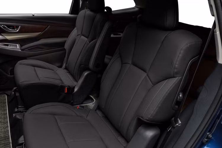 Ở hàng ghế đầu tiên, Subaru Evoltis 2021 được trang bị ghế lái chỉnh điện 10 hướng và ghế phụ lái chỉnh điện 4 hướng. Không những thế, ghế trước của xe còn có tính năng sưởi ấm hoặc làm mát, kích hoạt bằng nút bấm. 