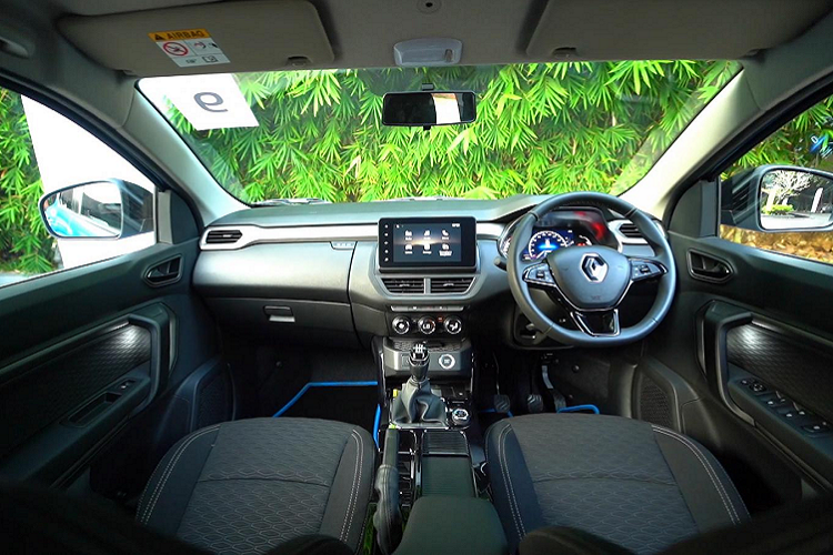 Ngoài ra, những điểm nhấn nổi bật khác như ốp thân xe và nóc màu đen càng tô thêm nét khỏe khoắn cho tổng thể chiếc xe. Trang Carscoops đánh giá Kiger là một trong những mẫu crossover cỡ nhỏ đẹp nhất hiện tại.