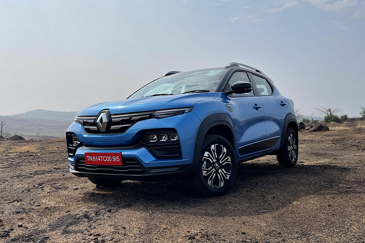 Mẫu SUV cỡ nhỏ, Renault Kiger 2021 mới có chiều dài tổng thể chưa đến 4 m, chiều dài cơ sở 2.500 mm. Nếu để nói về điểm nổi bật nhất trên Renault Kiger thì đó chính là thiết kế ngoại thất rất táo bạo. Vẻ ngoài thể thao của Kiger được tô đậm bởi phần vòm chắn bùn và nắp ca-pô cơ bắp, trong khi cụm đèn pha với kiểu dáng thanh mảnh, sắc nét nằm hai bên lưới tản nhiệt đặc trưng của Renault, còn cụm đèn hậu được tạo hình chữ C.