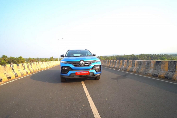 Tại thị trường Ấn Độ, xe có 2 tùy chọn động cơ, bao gồm động cơ 1.0L, 3 xi-lanh, hút khí tự nhiên, sản sinh công suất tối đa 72 mã lực và mô-men xoắn cực đại 96 Nm và động cơ 1.0L, 3 xi-lanh tăng áp cho công suất tối đa 100 mã lực và mô-men xoắn 160 Nm.