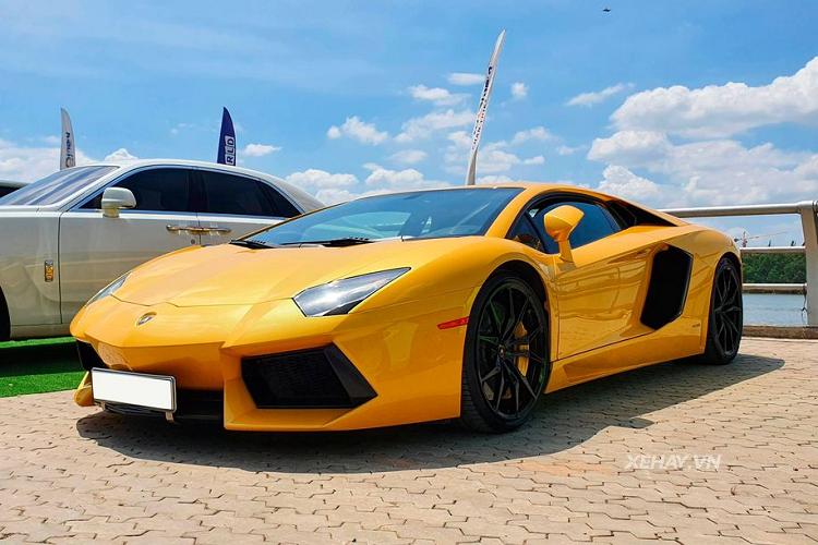 Mang trong mình ngôn ngữ thiết kế đặc trưng của Lamborghini, siêu phẩm Aventador dù đã trải qua gần một thập kỷ lăn bánh trên đường phố nhưng sức hút của nó vẫn không hề bị phai nhạt theo thời gian