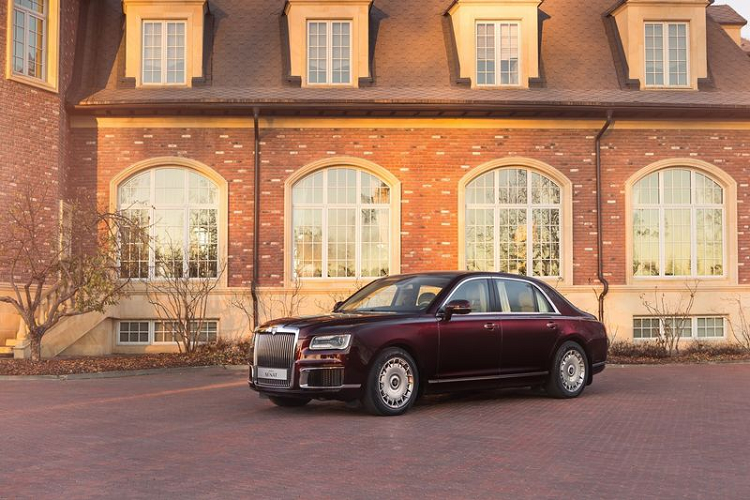 Tuy nhiên, có vẻ ngày đó không còn xa nữa bởi vì Aurus Senat đã chính thức đi vào sản xuất từ cuối tháng 5 vừa qua, tại nhà máy của Aurus ở thị trấn Yelabuga, Cộng hòa Tatarstan.