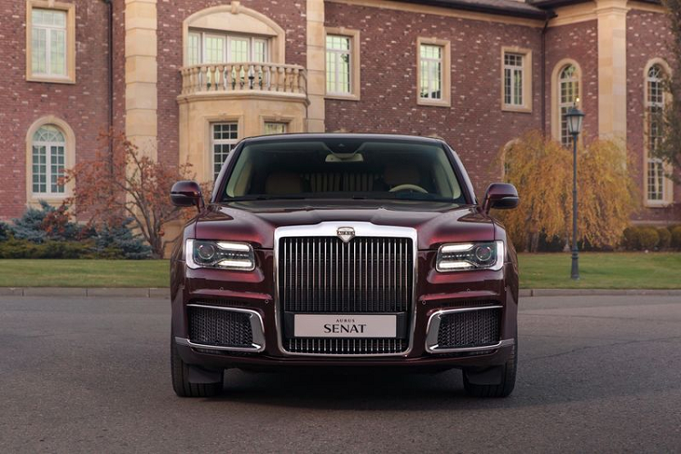 Theo báo cáo của Reuters, trong năm đầu tiên, sẽ chỉ có khoảng 200 - 300 chiếc Senat được xuất xưởng trong nhiều phiên bản khác nhau. Bản cơ sở nhất sẽ có giá từ khoảng 245.000 USD (khoảng 5,6 tỷ đồng).