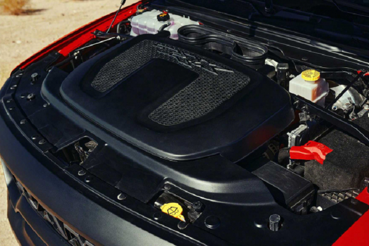 Để đưa được các mẫu xe “Hot” này về nước, các đơn vị nhập xe tư nhân ở Campuchia thậm chí phải đặt hàng ngay từ rất sớm kể từ khi xe mới được mở bán ở các thị trường Mỹ hay châu Âu. Tại Mỹ, giá xe Ram 1500 TRX 2021 có mức khoảng 100.000 USD (2,3 tỷ đồng) và nếu mua suất lại để có xe sớm, mức giá có thể lên tới 150.000 USD (3,5 tỷ đồng).