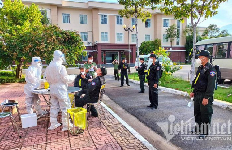 Một trăm cán bộ, chiến sĩ nói trên sẽ chia thành 5 tổ công tác, mỗi tổ 20 người. Nhiệm vụ cụ thể của các tổ công tác khi đến tỉnh Bà Rịa - Vũng Tàu sẽ do Giám đốc Công an địa phương trực tiếp chỉ đạo, phân công.