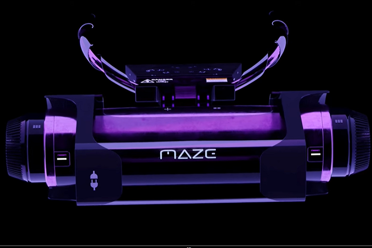 Các thành phần như GPU, CPU, và thậm chí cả bộ làm mát cũng được để lộ ra ngoài, tạo thêm sự ấn tượng đối với người nhìn.