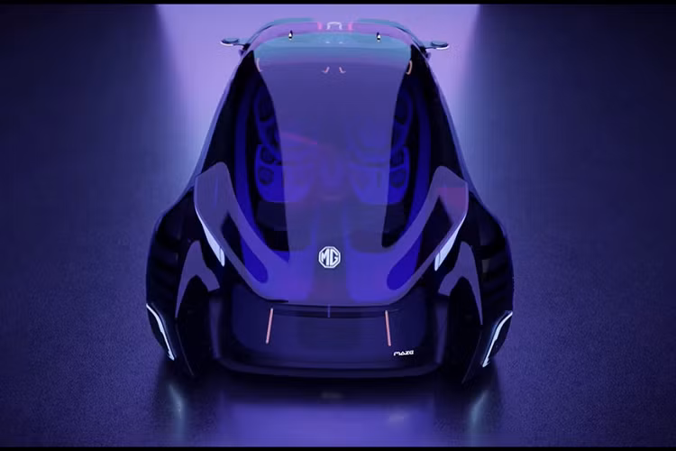 Khung gầm xe được để lộ phía sau, nơi chứa các mô tơ điện và cụm pin có thể hoán đổi trong cấu hình kiểu “cắm và chạy”.