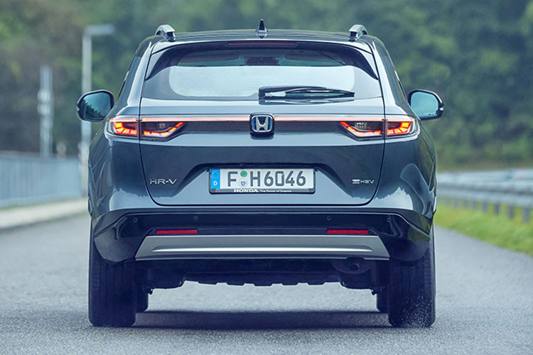 Động cơ xăng 4cyl thẳng hàng, mã L15B, dung tích 1.5L, hút khí tự nhiên cho công suất tối đa 131 mã lực tại 6.600 vòng/phút, mô-men xoắn cực đại 155 Nm tại 4.600 vòng / phút. Sử dụng kết hợp với hộp số tự động biến thiên vô cấp CVT. Xe đi kèm với 2 lựa chọn hệ dẫn động gồm cầu trước và bốn bánh.