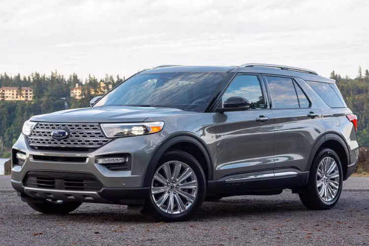 Khả năng cao, Ford Explorer thế hệ mới sẽ được Ford Việt Nam ra mắt vào những tháng đầu năm 2022. Sau khi ra mắt, Ford Explorer thế hệ mới sẽ tăng sức cạnh tranh với các mẫu xe đang được phân phối chính hãng với giá trên 2 tỷ đồng như Volkswagen Teramont hay Toyota Land Cruiser Prado.