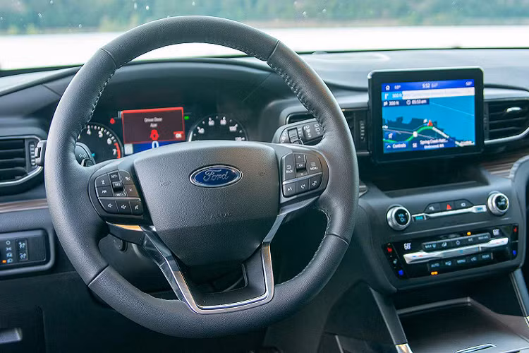 Ngoài thiết kế mới hiện đại và nội thất nhiều trang bị hơn trước. Mẫu SUV Explorer thế hệ mới còn sở hữu nhiều thay đổi, đặc biệt là hệ truyền động.