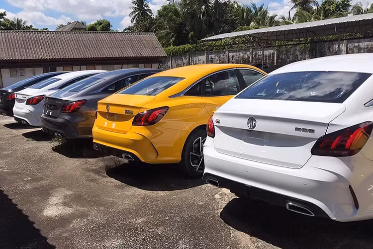 Mẫu xe MG 5 mang nhiều thế mạnh ở thiết kế đẹp mắt, giá bán dễ tiếp cận và nhiều trang bị “đồ chơi” trong tầm giá. Hiện tại, MG 5 đang là mẫu xe nhận được rất nhiều sự quan tâm từ khách hàng ở Thái
