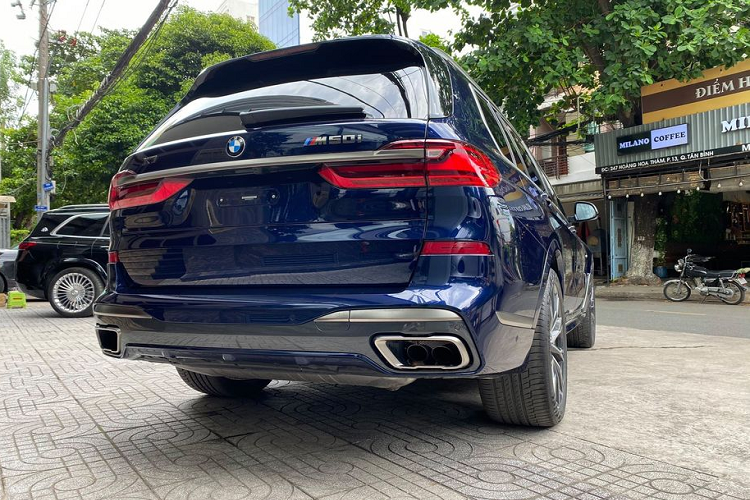 Với hiệu suất kể trên, dù có cân nặng lên tới gần 2,5 tấn, BMW X7 M50i vẫn có thể tăng tố từ 0 - 100 km/h chỉ trong 4,7 giây.