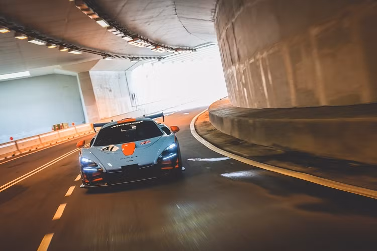Dòng siêu xe McLaren Senna được sản xuất toàn cầu 500 chiếc nhưng hãng xe Anh quốc còn tạo ra nhiều biến thể khác với số lượng chỉ 20 chiếc như McLaren Senna LM đặc biệt, McLaren Senna GT R hay McLaren Senna XP với chỉ 3 chiếc duy nhất.